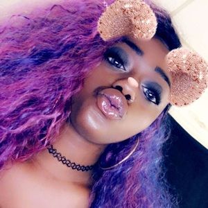 Meet your Posher, Ebony